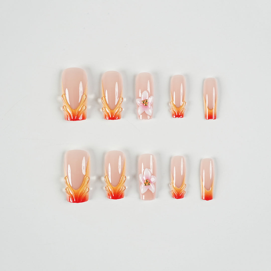 Künstlerische Floral Press-On Nagelverzierungen
