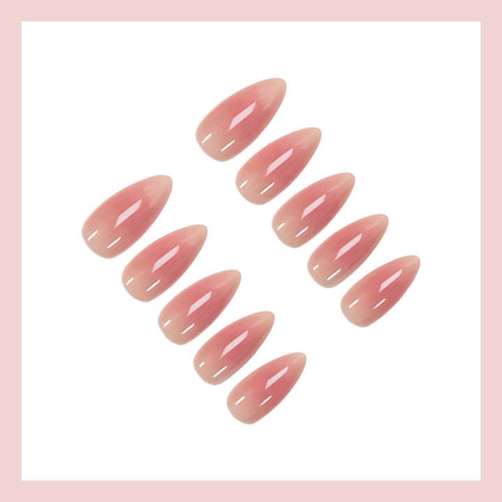 Kunstnagelset mit eleganten Nude-Ombre Effekten Karnz