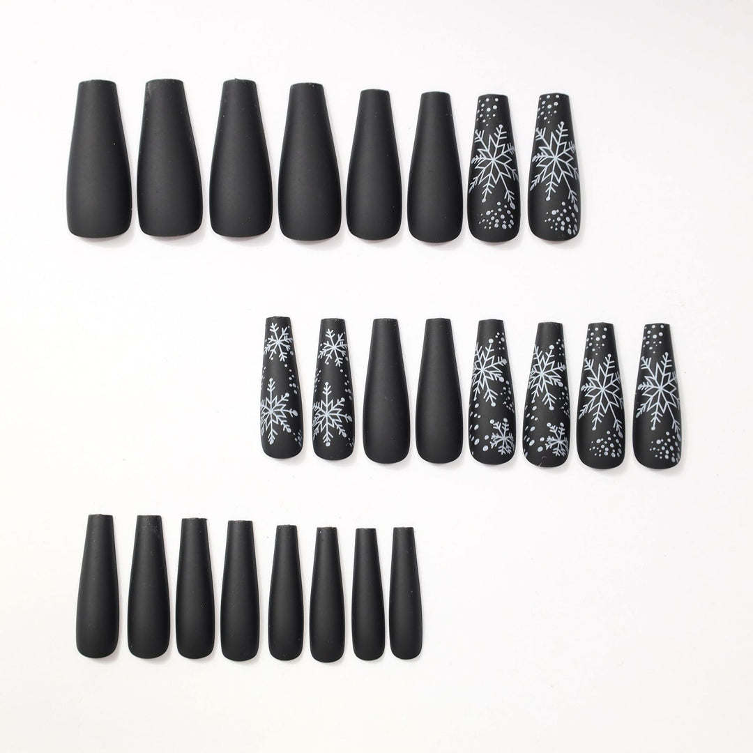 Künstlerisches Winter-Themen Nagelkunst Design Karnz