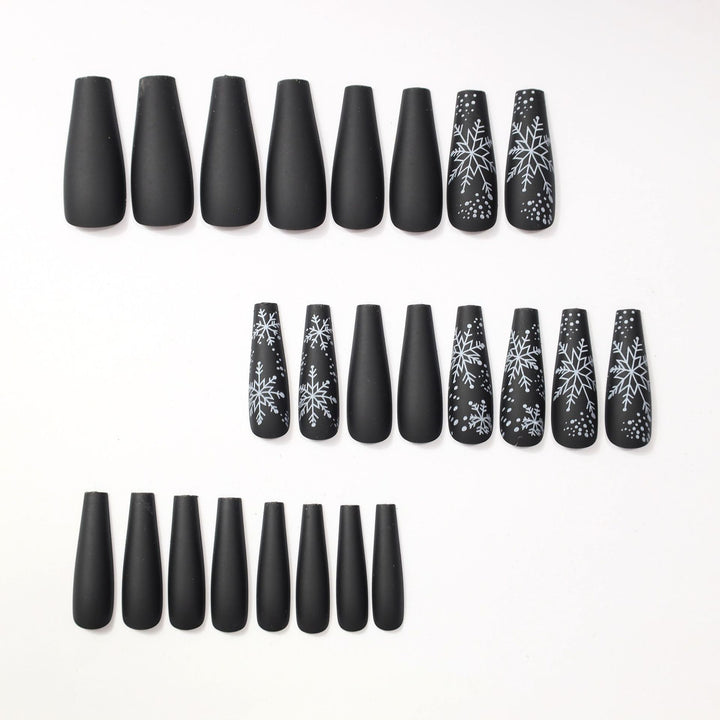 Künstlerisches Winter-Themen Nagelkunst Design Karnz