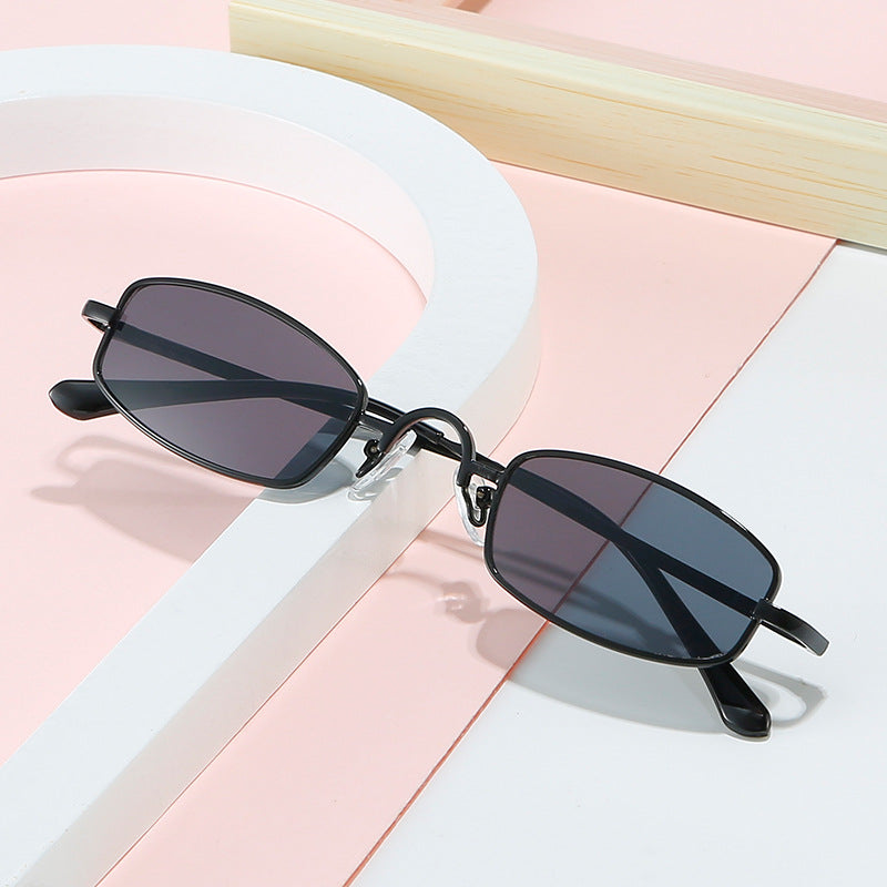 Damen modische Sonnenbrille im futuristischen Design Karnz
