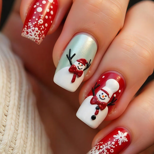 Kunstnägel mit festlichen Weihnachtsmotiven Karnz