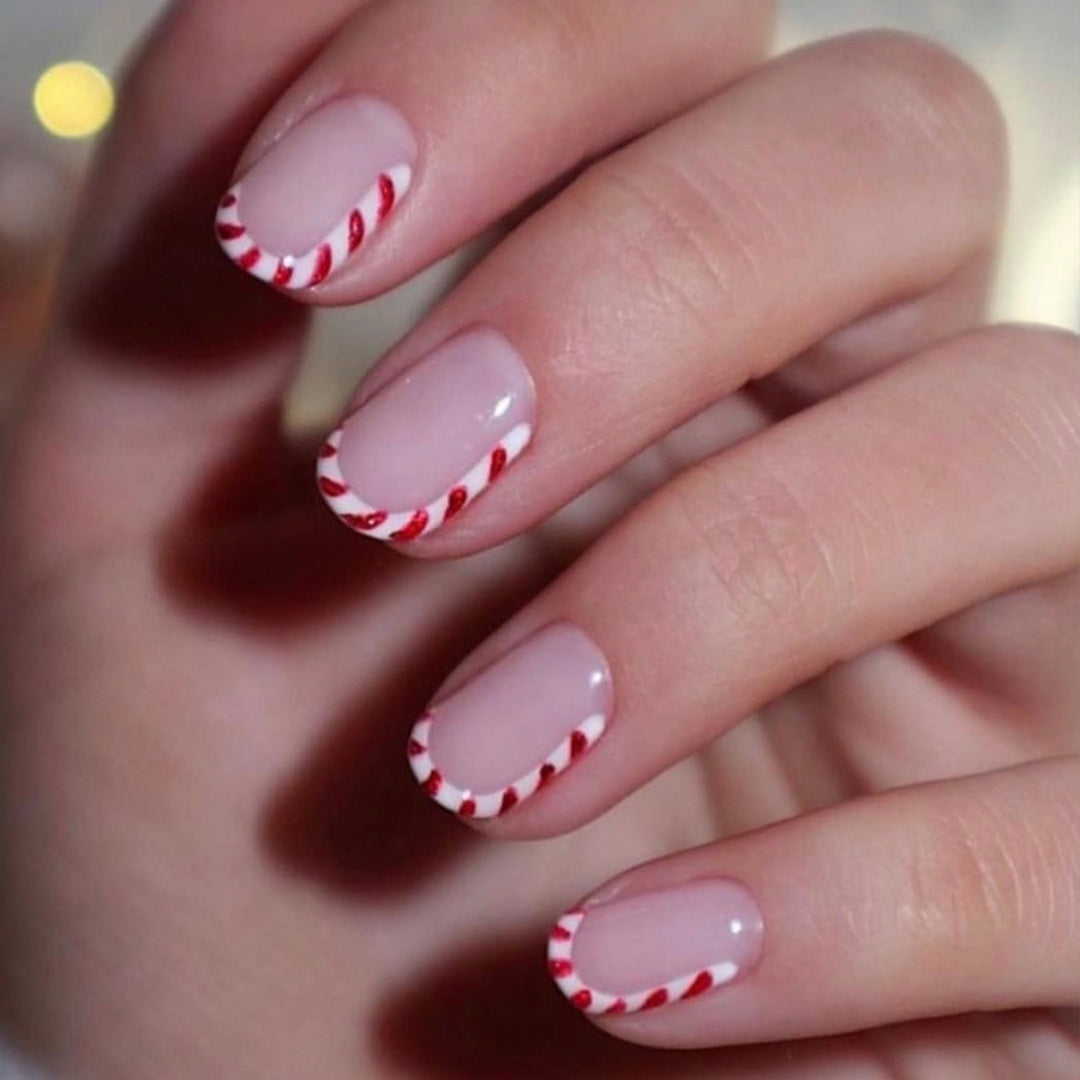 Elegante Stiletto Press-On Nagelset mit einzigartigem Design Karnz