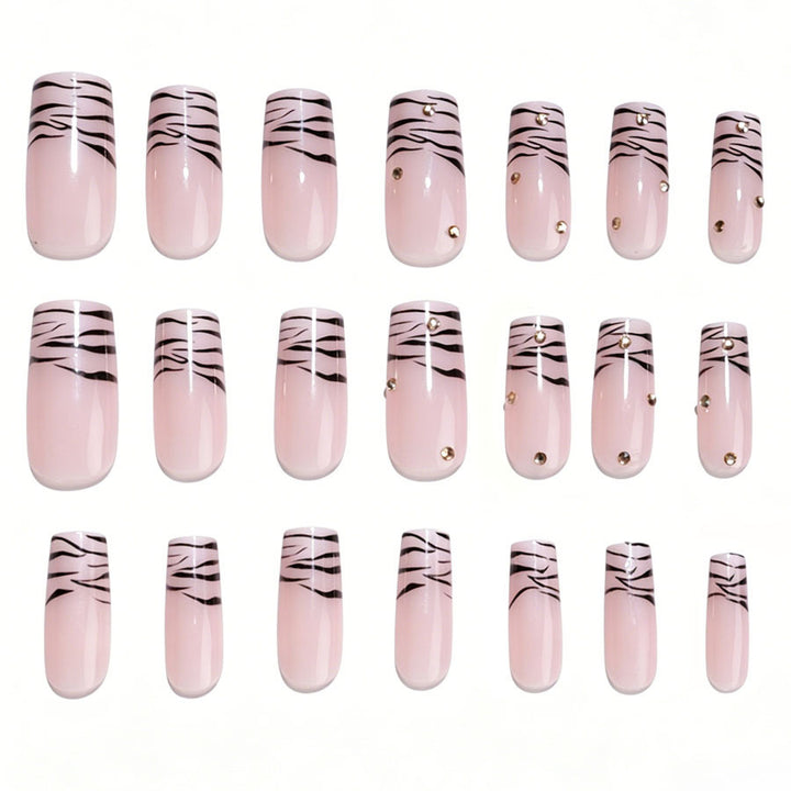 Elegantes Press-On-Nail-Design Karnz