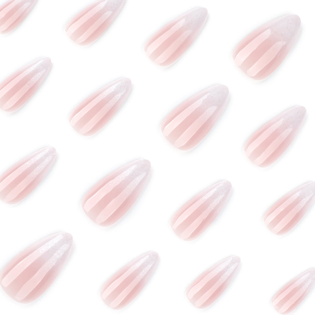 Elegante Nagelkunst mit Ombre-Design Karnz