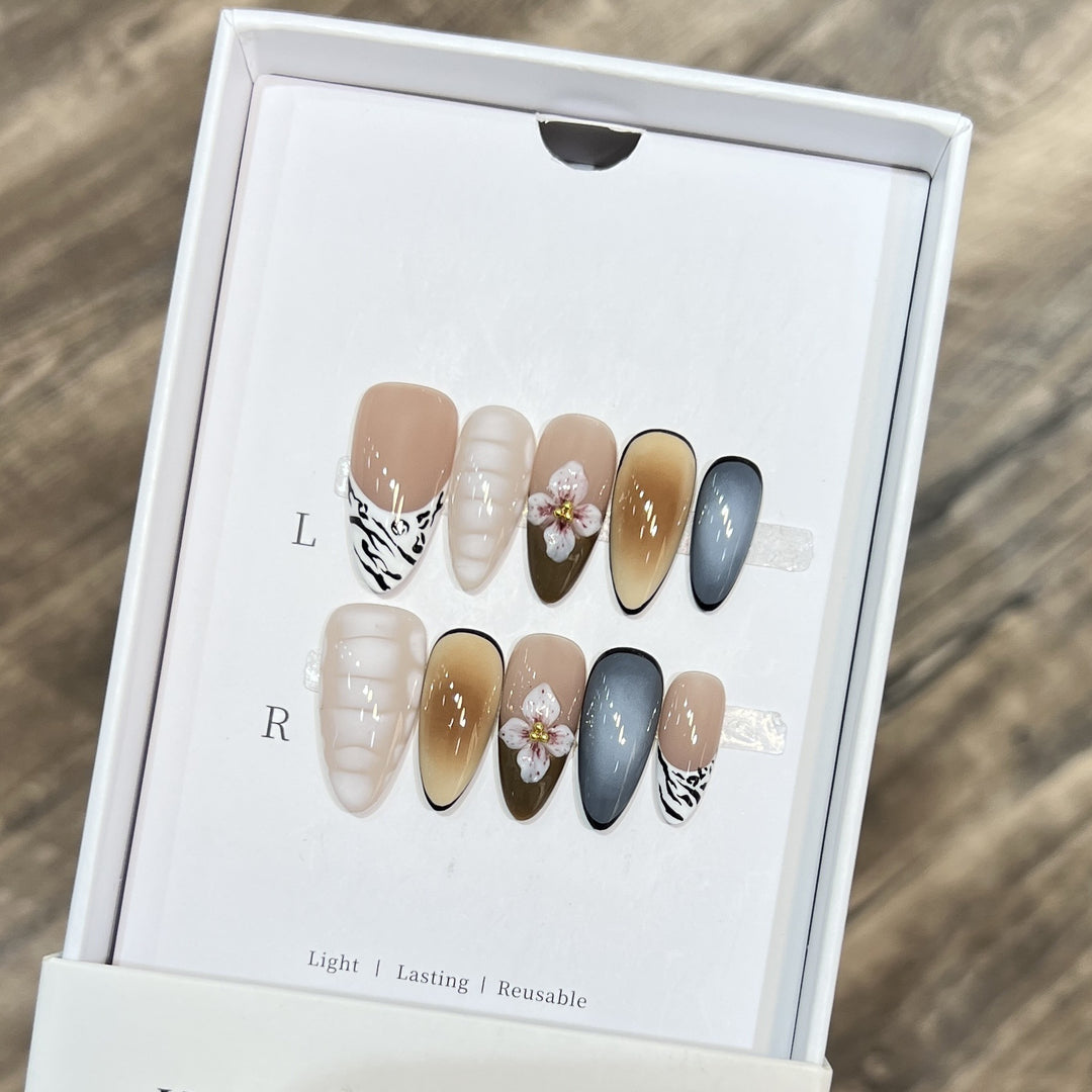 Dekorativer Floral Stiletto Press-On Nail Set Karnz