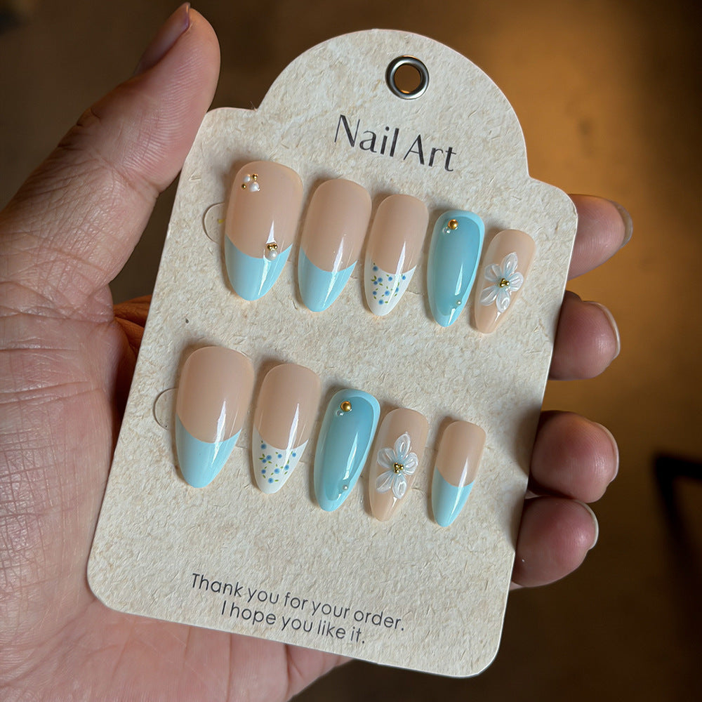 Glamouröse Blumenakzent Press-On Nagelset Karnz