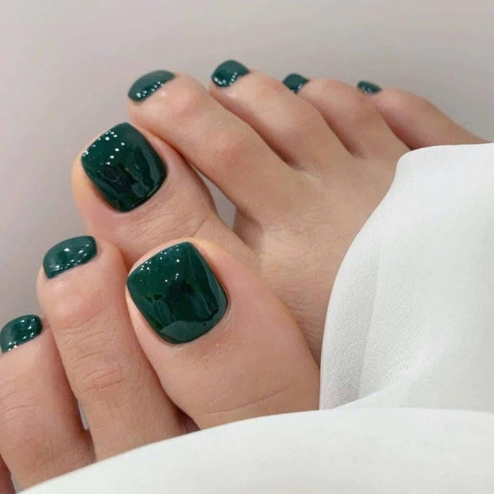 Kunstnagelset mit luxuriösem Hochglanz-Finish Karnz
