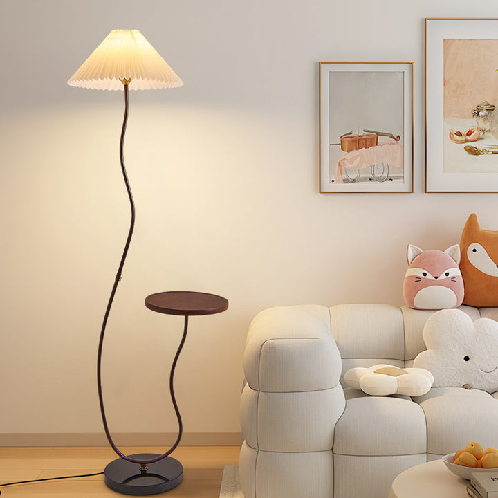 Moderne Stehlampe mit integriertem Beistelltisch