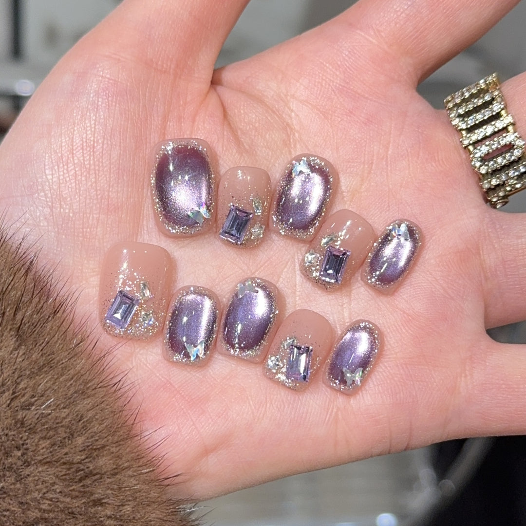 Glamouröse Nagelspitzen mit Ombre-Effekt und Glitzer Karnz