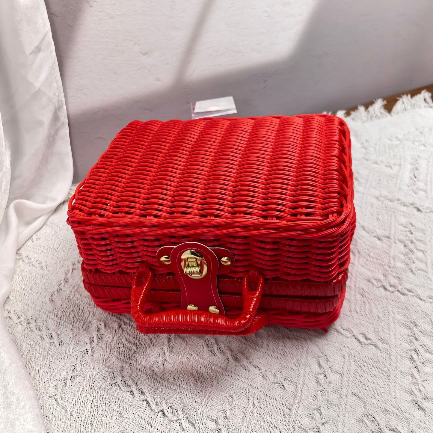 Damen eleganter Handtasche aus geflochtenem Material Karnz