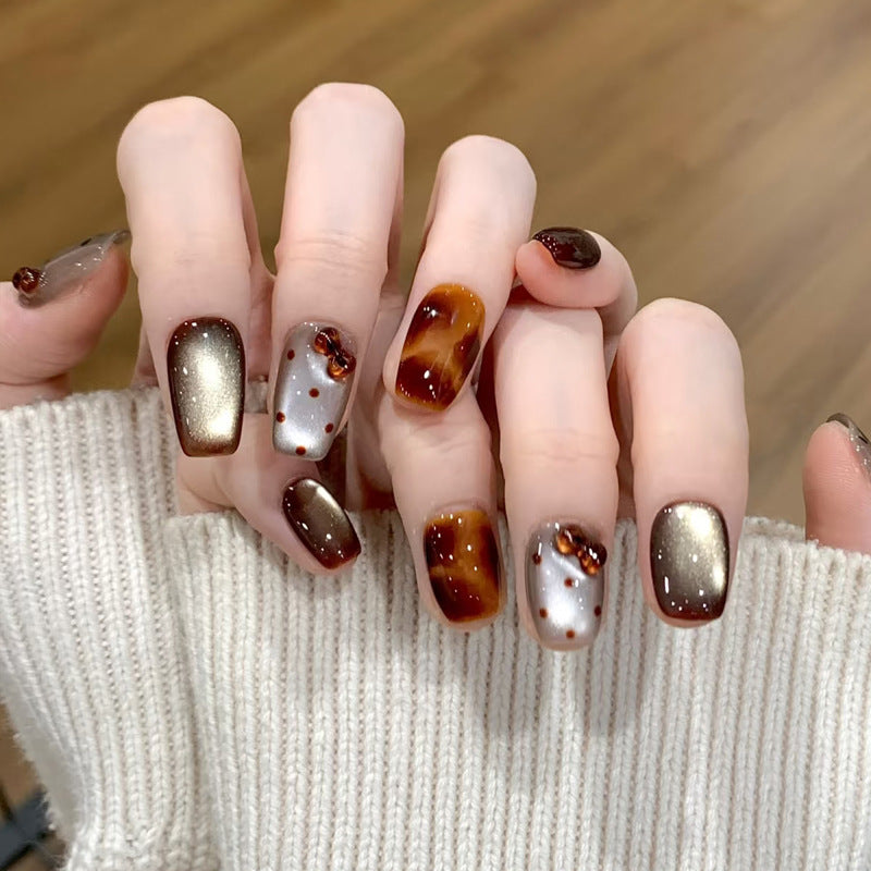 Künstlerisches glänzendes Press-On Nail Set mit Verzierungen Karnz