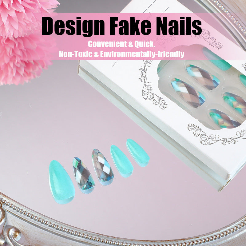 Kunstnagelset mit eleganten Farbverlauf und einzigartigen Designs Karnz