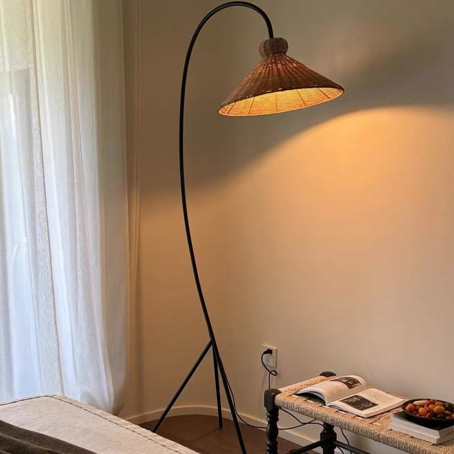 Moderne gebogene Stehlampe