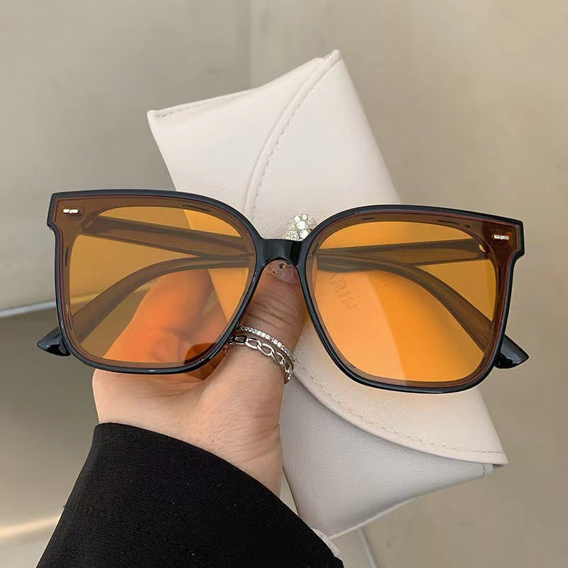 Damen stilvolle Sonnenbrille mit modischem Hingucker Karnz