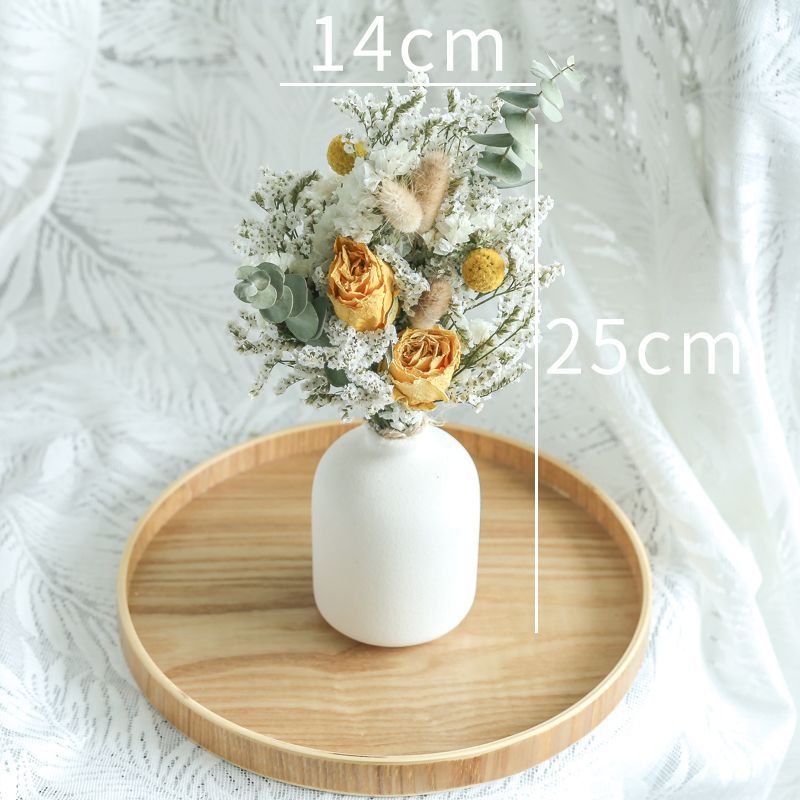 Natürlich getrocknetes Blumenstrauß Arrangement