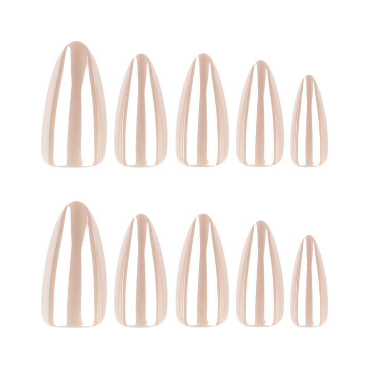 Elegante Stiletto-Nägel mit Hochglanz-Finish Karnz