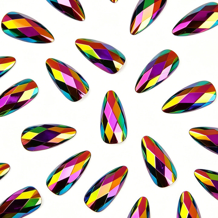 Glänzende Juwel-Muster Nagelkunst Karnz
