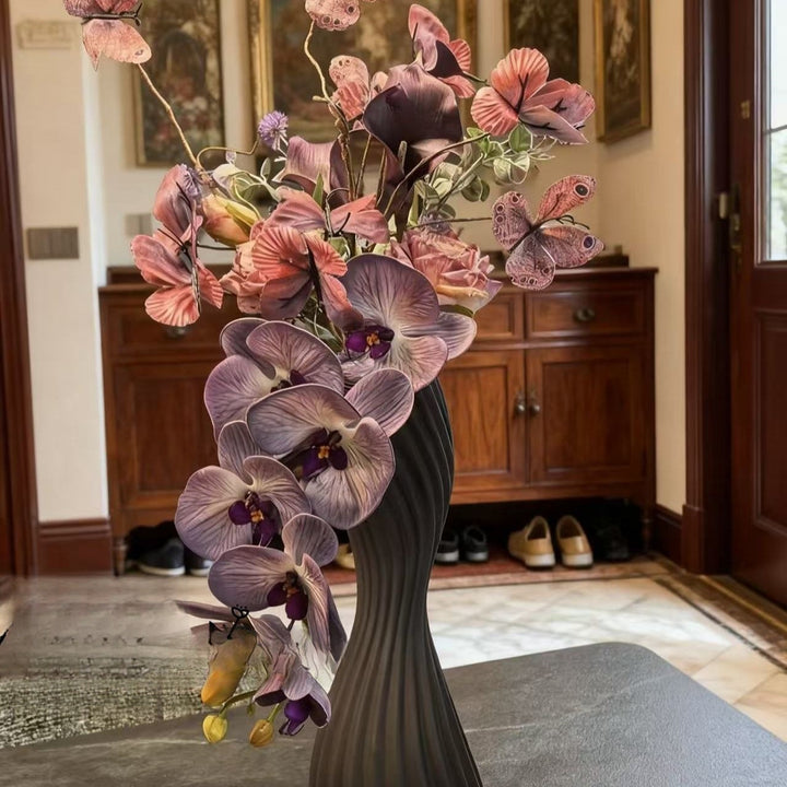 Lebensechte Blumensträuß-Anordnung