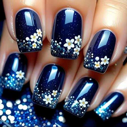 Kunstnägel mit Glitzerndem Blüten-Design Karnz