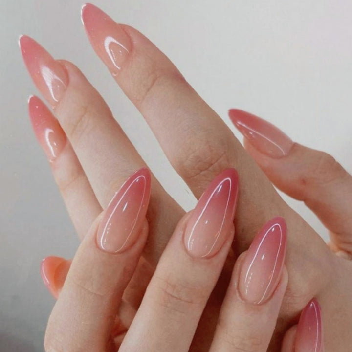 Premium Glänzende Ombre Stiletto Press-On Nagelspitzen Karnz