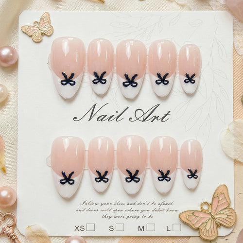 Dekorative Nagelkunst