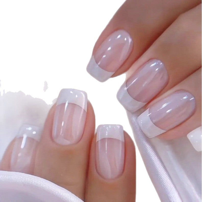 Elegante französische Tipp-Nagelerweiterungen Karnz