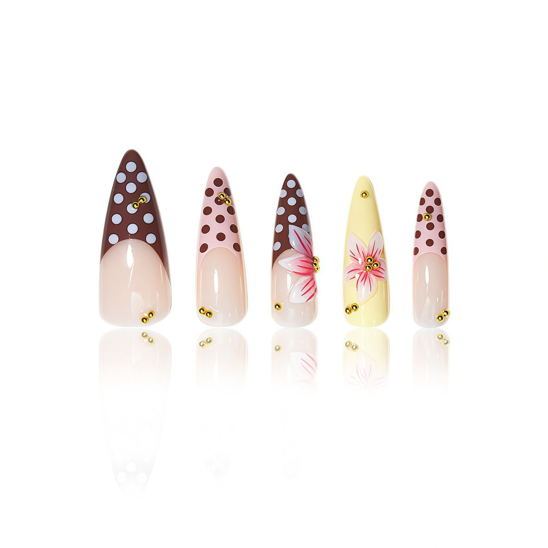 Elegante Blumen Stiletto Nagelverlängerungen Karnz