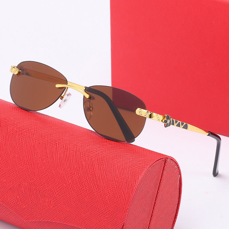 Damen modische Sonnenbrille mit stilvollem Metallrahmen und schützenden Gläsern Karnz
