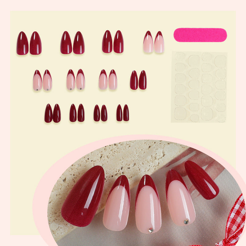 Premium Nail Art Press-On Set mit klassischem French Tip und Glitzerakzenten Karnz