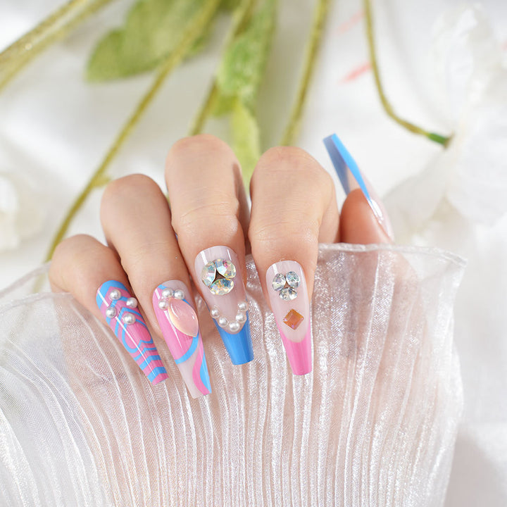 Glamouröser Designer Press-On Nagelkunst Set Karnz