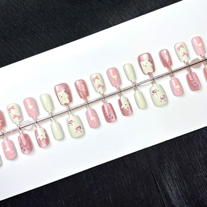 Niedliche Charakter-Themen Press-On Nagel Set 1790745682