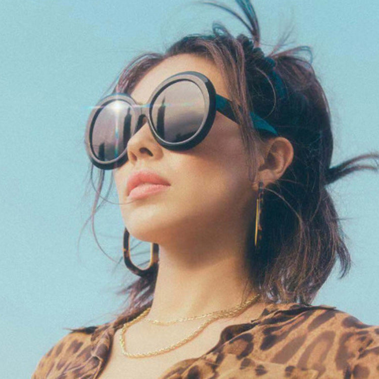 Damen modische Sonnenbrille mit großem Rahmen und UV-Schutz Karnz