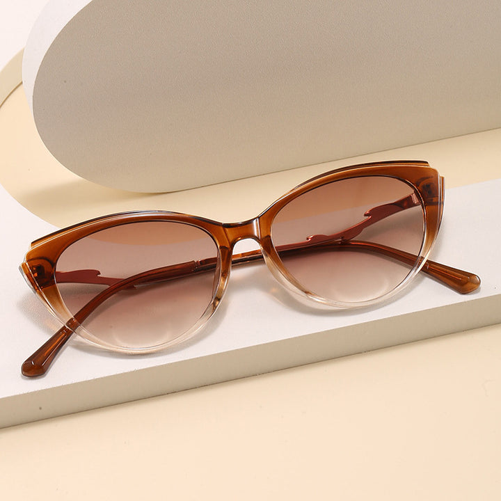 Modische Cat-Eye Brille mit Filigranem Design Karnz