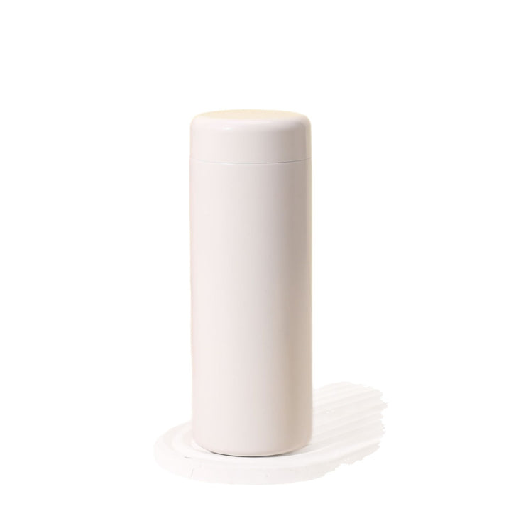 Stylische isolierte Wasserflasche Karnz