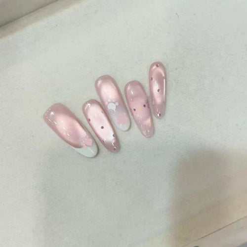Elegantes Press-On Nagelkunst Set Karnz