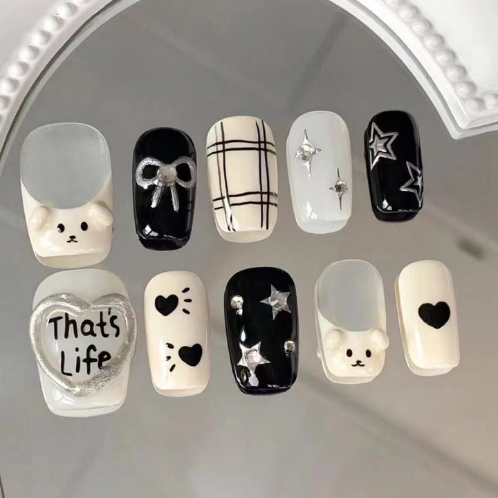 Glamouröses Press-On Nagelkunst-Set mit stylishen Edelstein-Akzenten Karnz