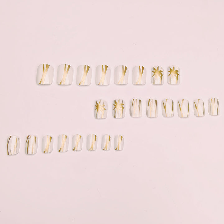 Elegantes Nageldesign Karnz