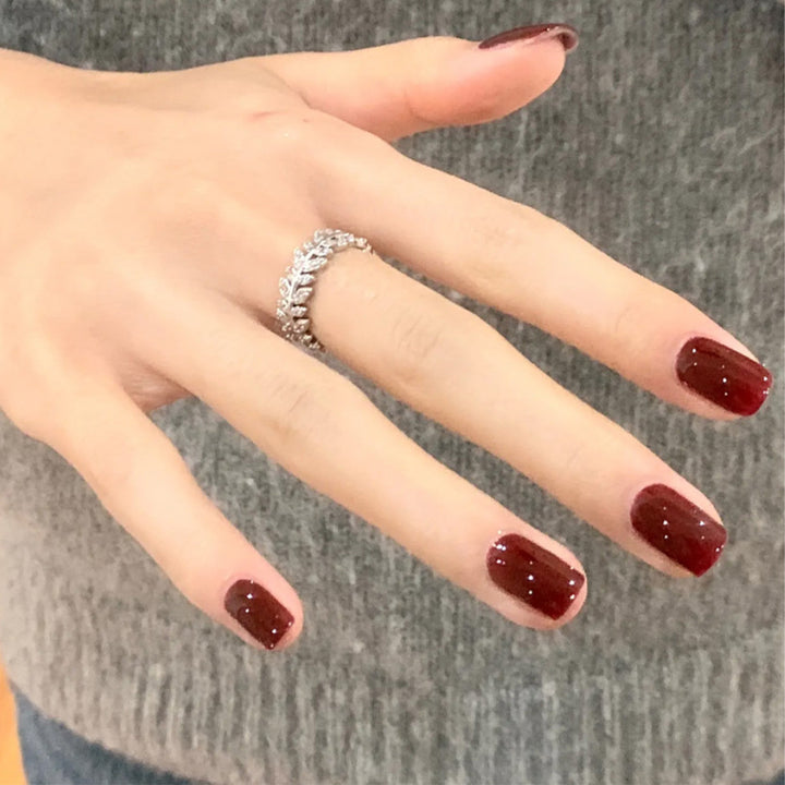 Elegante Glänzende Nagelkunst