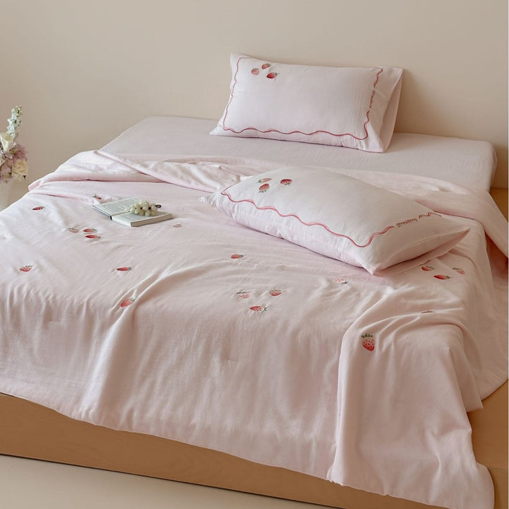 Leichtes Bettwäsche-Set aus Baumwoll-Perkal mit zarter Blumenstickerei