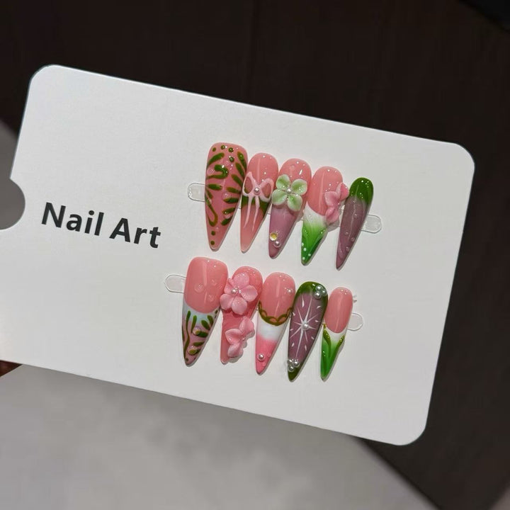 Künstlerische Blumen Nagelspitzen