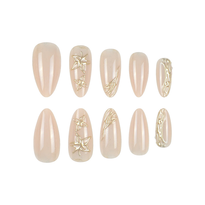 Elegante Stiletto Nagelkunst Karnz
