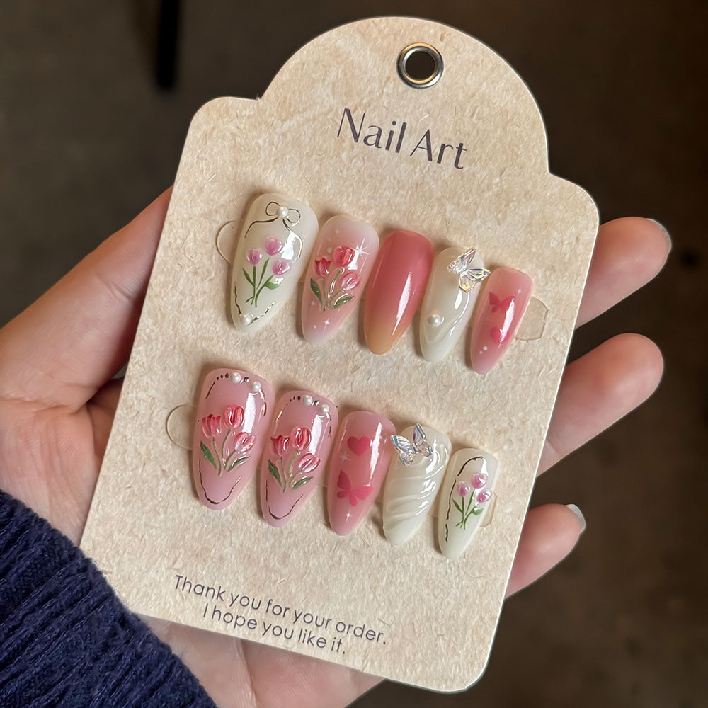 Blumenverzierte Press-On-Nagelkollektion Karnz
