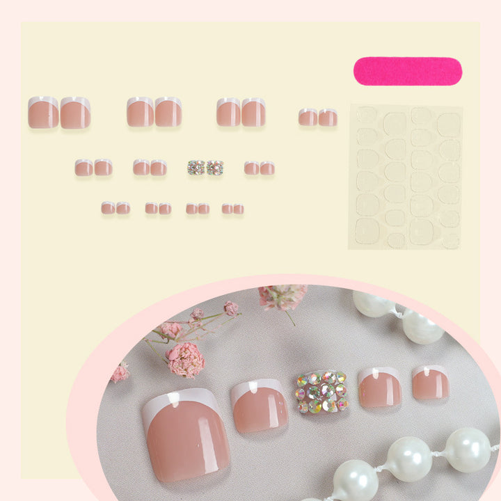 Kunstnagelset mit glamourösen 3D-Verzierungen Karnz