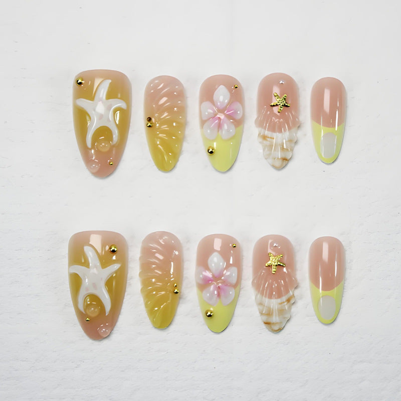 Kunstnagelset mit gruseligen Clown-Motiven und extravaganten Akzenten Karnz