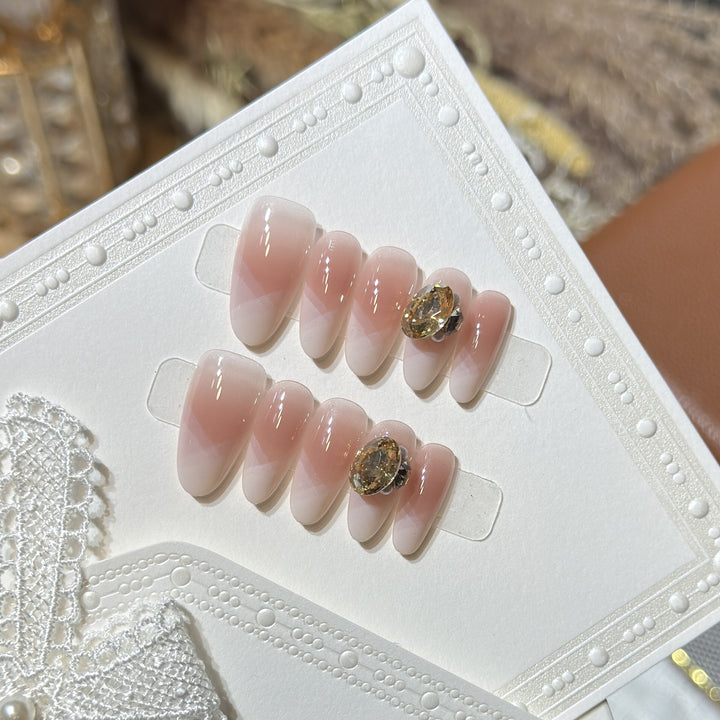 Stylisches Press-On-Nagel-Set mit Edelsteinakzent Karnz