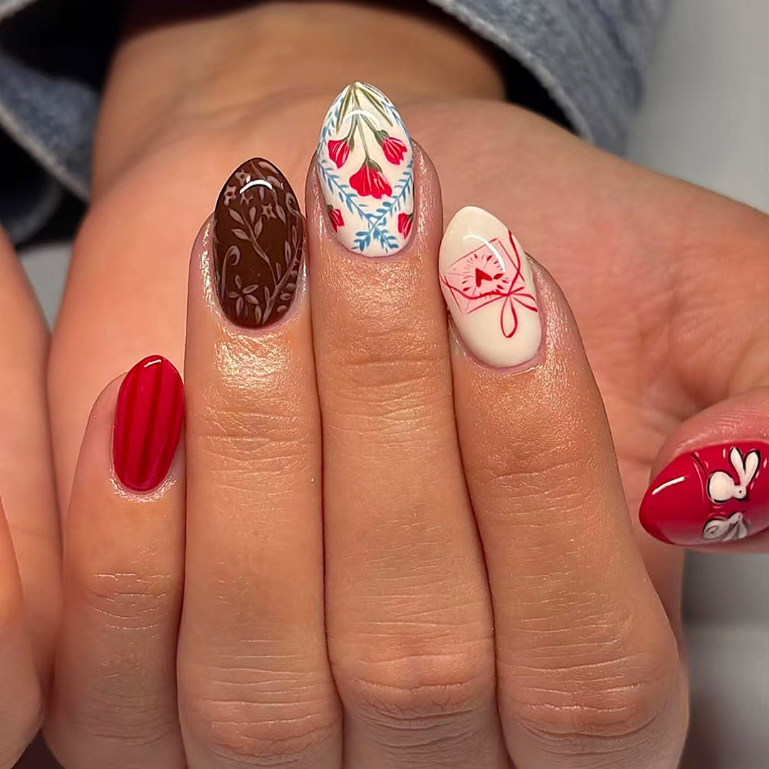 Kunstfingernägel mit Romantischen und Verspielten Designs Karnz