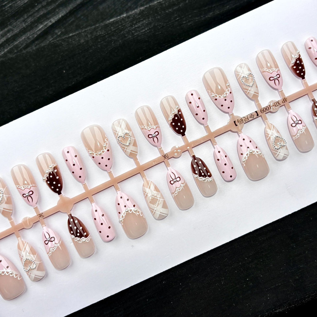 Elegante Polka Dot und Spitzen Press-On Nagel Set
