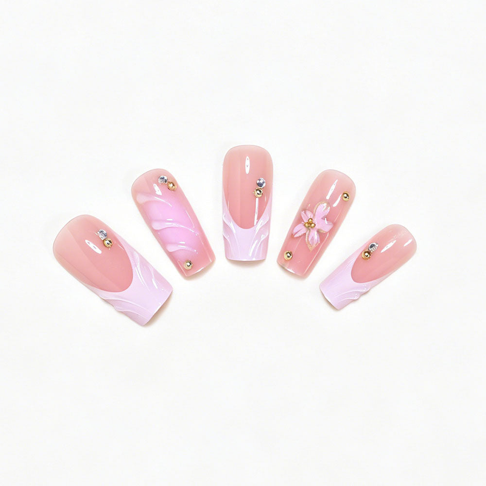 Elegantes florales Nagelkunst Press-On Set Karnz