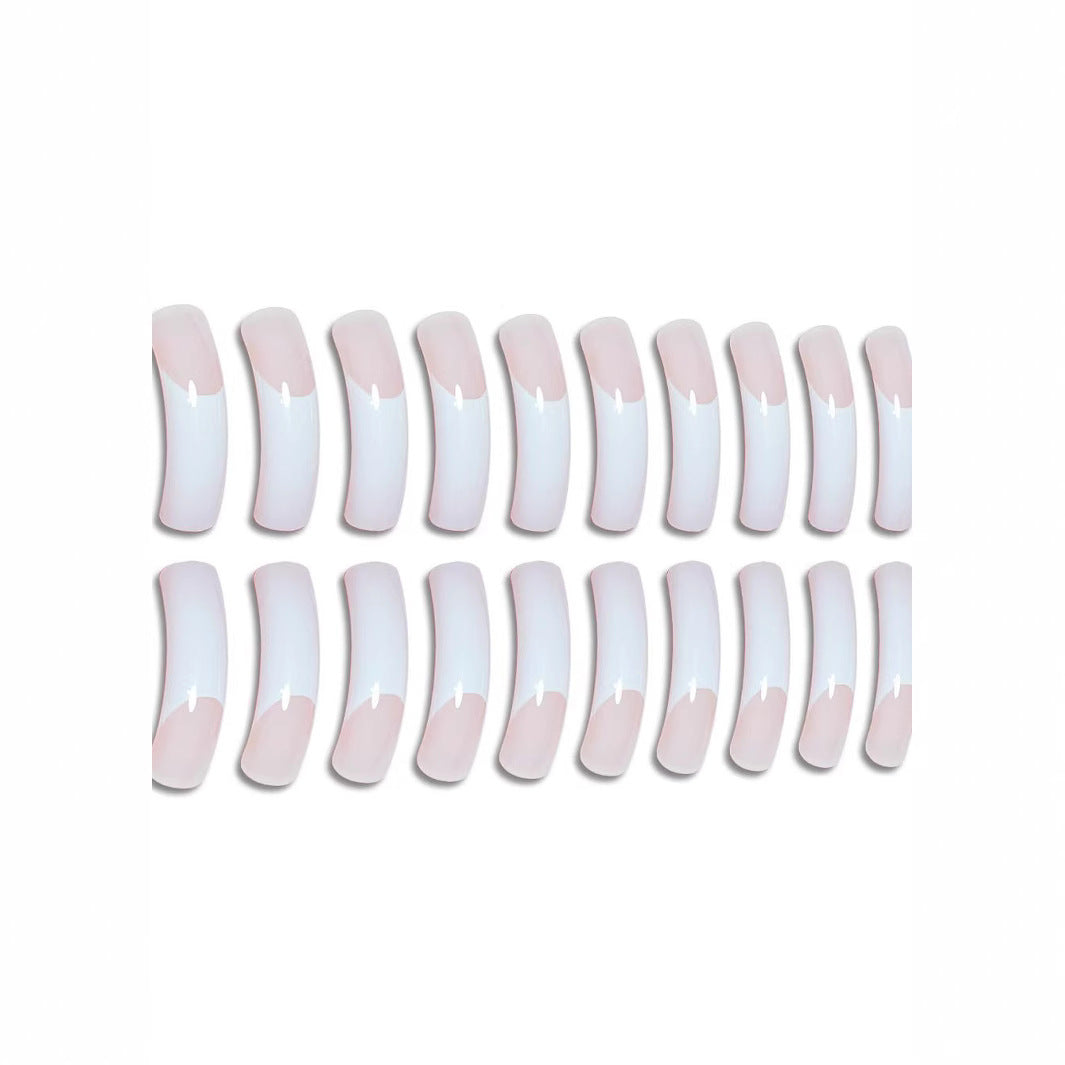 Premium French Tip Nagelerweiterungen Karnz